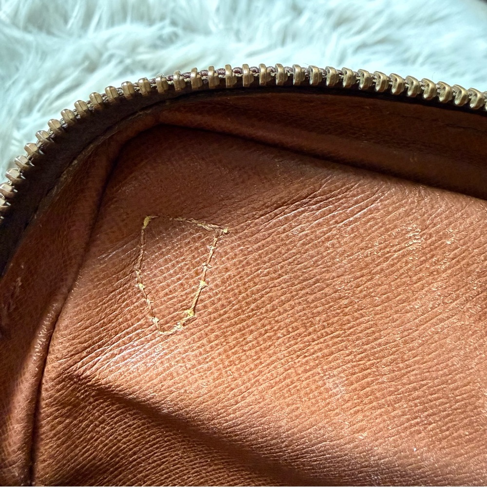 LOUIS VUITTON Monogram Amazone Crossbody Bag - Picture 15 of 16